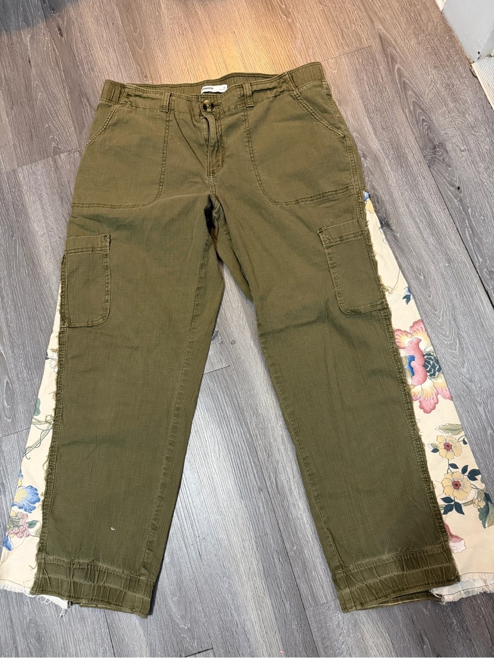 Sonoma Olive Green Cargo Pants Upcycled with Side Floral Patch Detail size 14